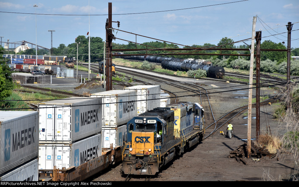 CSX 8388, 8482 yard job